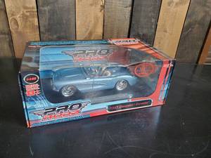 lot 58 image: 1957 Pro Rodz Chevrolet Corvette Still in Box