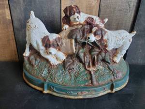 lot 59 image: Vintage Heavy duty Cast Iron Doggy Door Stop