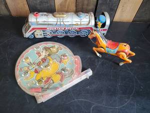 lot 61 image: Vintaage Daiya Tin Litho Wind up toy Horse, 1960s Japanese Tin Litho Mountain Special Toy Train, and Vintage Pinball Machine