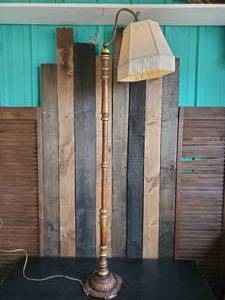 lot 66 image: Very Cool Floor Standing Light  Works  Great Base Color and Awesome Fringed Shade