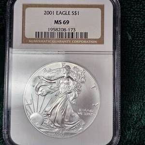 lot 9 image: 2001 Silver Eagle NGC MS69