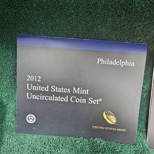 lot 100 image: 2012 P & D US Mint Set UNC