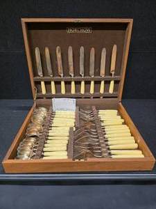 lot 210 image: Horchow Gold Bronzewear 40 piece set of flatwear