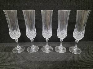 lot 213 image: Crystal DArques- longchamp crystal wine and champagne glasses