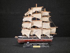lot 219 image: Vintage Cutty Sark 1869 model ship