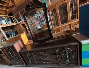 lot 230 image: Ornate Carved-Wood dresser set