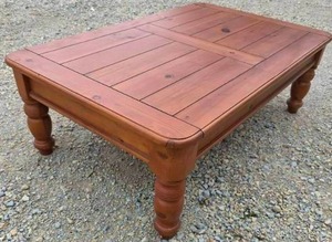 lot 238 image: Hardwood coffee table