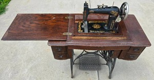 lot 243 image: (WORKING) New Ideal Antique sewing table