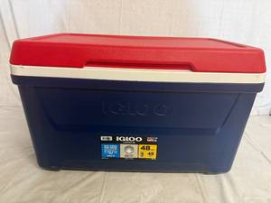 lot 1 image: 48 Quart Igloo Cooler