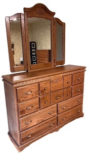 lot 15 image: Solid Oak Dresser with Tri-Fold Mirror
