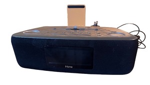lot 97 image: iHome iDL44 Dual Charging Stereo FM Clock Radio