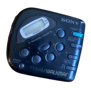 lot 61 image: Sony FMAM Walkman Portable Radio SRF-M37V with Belt Clip
