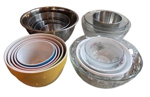 lot 112 image: Assorted Mixing Bowl Set - Glass, Ceramic, and Stainless Steel