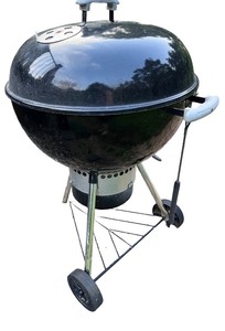 lot 199 image: Weber Charcoal Kettle Grill with Cover and Ash Catcher