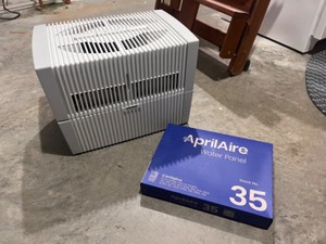 lot 219 image: Evaporative Humidifier with AprilAire 35 Water Panel Filter