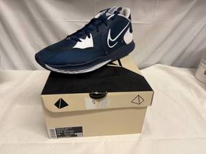 lot 41 image: 16.5 Kyrie Low 5 TB Promo-Midnight NavyWhite