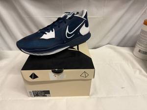 lot 42 image: 16.5 Kyrie Low 5 TB Promo-Midnight NavyWhite