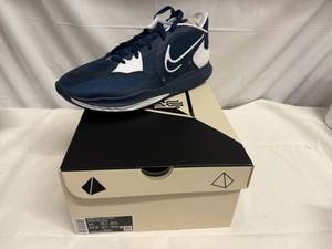 lot 43 image: 14 Kyrie Low 5 TB Promo-Midnight NavyWhite