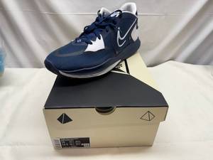 lot 45 image: 15 Kyrie Low 5 TB Promo-Midnight NavyWhite