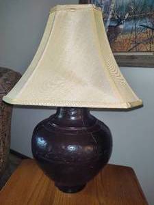 lot 38 image: Hammered Metal Table Lamp Note Coon Rapids Pick Up Location
