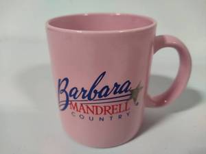 lot 7 image: Barbara Mandrell Mug