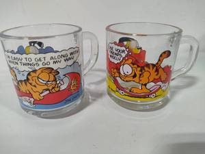 lot 9 image: Garfield Glass Collectors Mugs