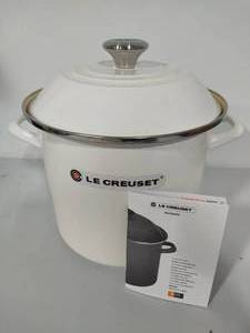lot 2 image: Le Creuset Stockpot New in Box