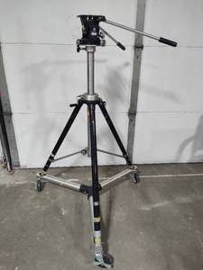 lot 57 image: Samson Quick-Set Tripod on Wheels