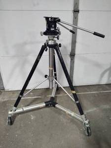 lot 58 image: Samson Quick-Set Tripod on Wheels