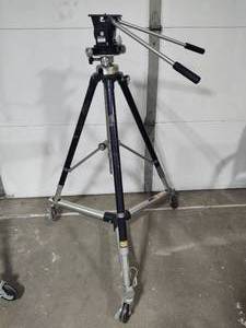 lot 59 image: Samson Quick-Set Tripod on Wheels
