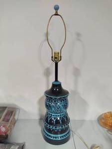 lot 70 image: Rare High End Raymor Italian Ceramic Lamp