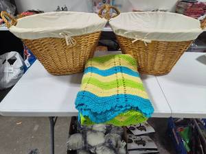 lot 72 image: Large Lined Baskets wHandles & Afghan