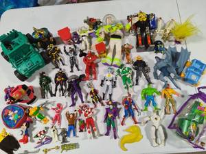 lot 74 image: Lot of Assorted Action Figures