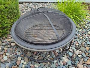 lot 106 image: Firepit wLid