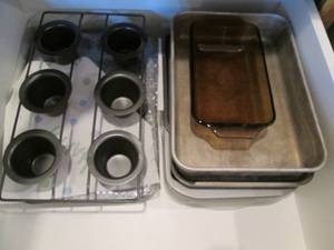 lot 154 image: Collection of bread, cake and cupca...