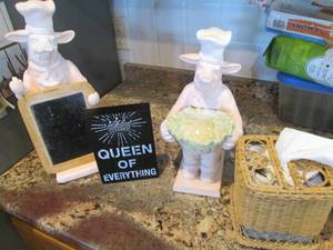 lot 157 image: Sturdy Countertop Chef Pig statues,...
