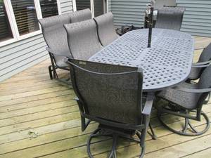 lot 193 image: Very heavy metal framed patio table...