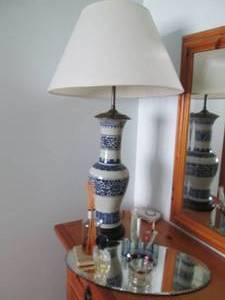 lot 205 image: Decorative blue and white floral va...