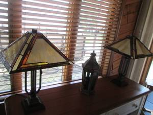 lot 218 image: Gorgeous heavy Metal table lamp pai...