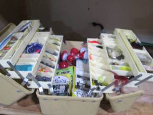 lot 250 image: Old Pal 6 tray fishing tackle box w...