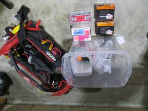 lot 267 image: Soft side top handle tool bag with ...