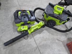 lot 293 image: Ryobi 18v cordless wetdry vac, too...