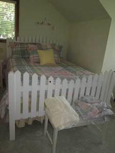 lot 7 image: Queen size wood white picket fence ...