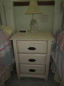 lot 9 image: Shabby Chic style wood 3-drawer nig...