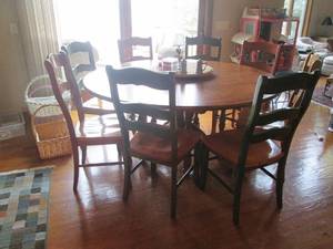 lot 43 image: Very sturdy solid wood round top fa...