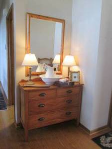 lot 47 image: Nice wood chest of 4-drawers plus c...