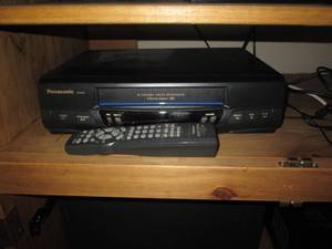 lot 53 image: Panasonic 4-head VCR with remote...
