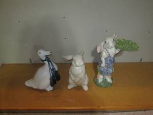 lot 88 image: Rabbit and Goose themed ceramic sta...