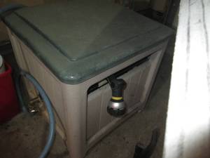 lot 304 image: Enclosed hose reel with sprayer...