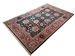 lot 23 image: Large Oriental Style Rug with Floral Medallion Pattern